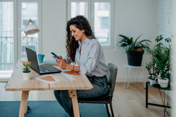 istock Time for some online shopping 1501192617