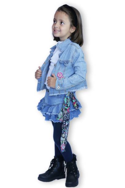 istock Child in jeans and white background posing for photos. 1501195380