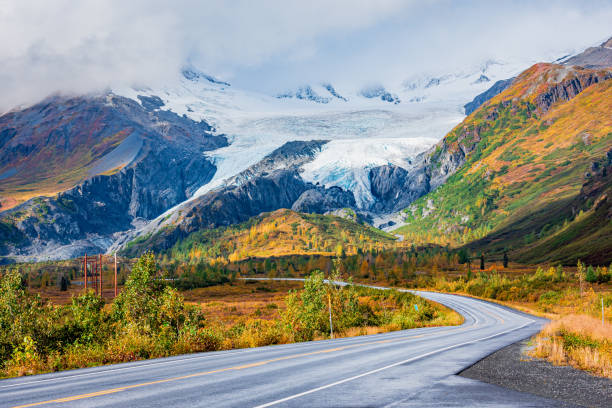 local de recreação estadual do glaciar worthington - chugach mountains - fotografias e filmes do acervo