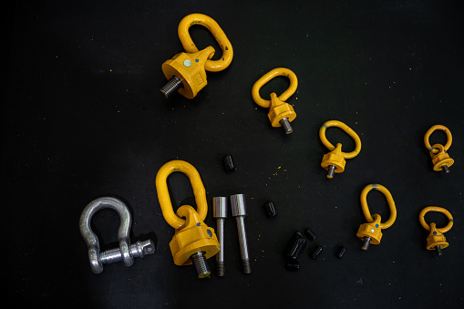 Lifting tools for industrial equipment
