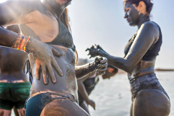 The Dead Sea, Jordania, It contains more than 21 minerals in its waters. In the Dead Sea you can float without any effort, due to the enormous concentration of salt in its waters.