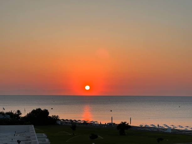 istock Sonnenaufgang am Strand 1501764578