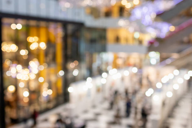 istock Blurred image for background of art space exhibition display. 1501773911