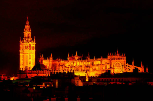 catedral de sevilha - national landmark architectural styles sevilla seville - fotografias e filmes do acervo