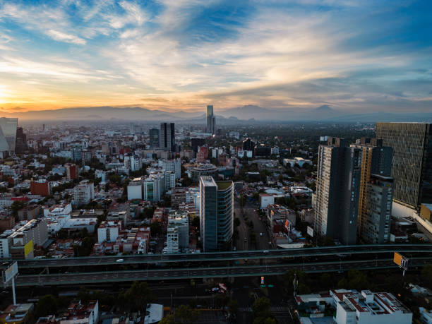 istock Cityscape at sunrise 1501984970