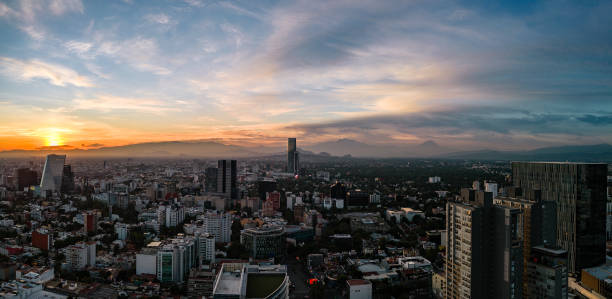 istock Cityscape at sunrise 1501985167
