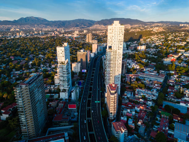 istock Cityscape at sunrise 1501985272