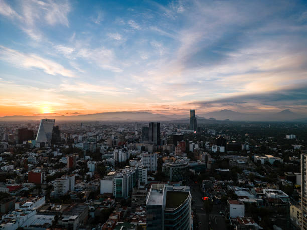 istock Cityscape at sunrise 1501985546