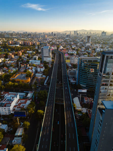 istock Morning traffic at Mexico City 1501986102