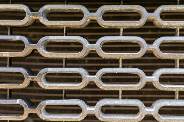 Front metal safety grill for the radiator