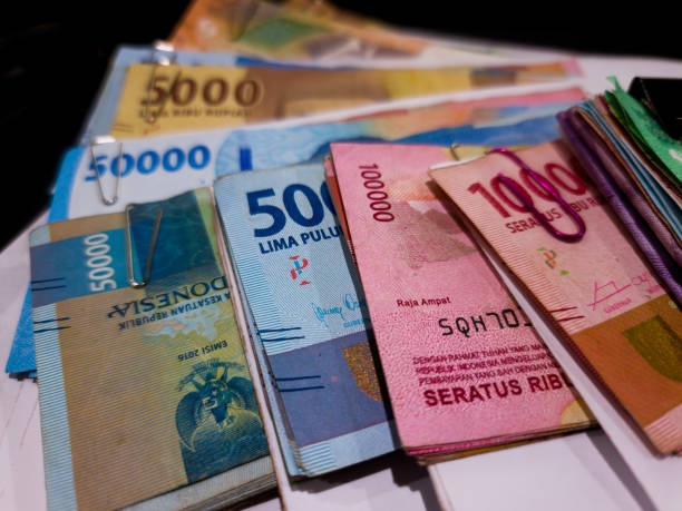 istock Indonesia rupiah cliped on paper 1502313067