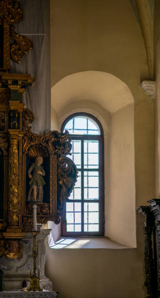 istock church, detail 1502390943