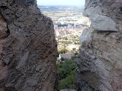 In Xativa, on the “Sierra de Castell”, there is a double fortress divided into Castell Menor and Castell Mayor. Castell Menor is the oldest part of the Iberian and Roman castle. Legend has it that Himilce’s wife Hanibal gave birth to a son here in 218 BC. A little higher on the crest of Vernissa mountain rises the Castell Major, built in the Middle Ages. After the Christian conquest by Jaume I, it became the main fort between Castile and the capital of the Kingdom of Valencia.