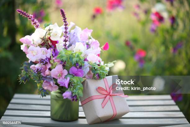 Sweet Pea Bouquet Stock Photo - Download Image Now - Flower Arrangement, Vase, Arrangement