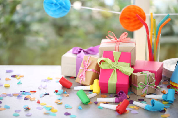 geburtstag-geschenke - birthday favors stock-fotos und bilder