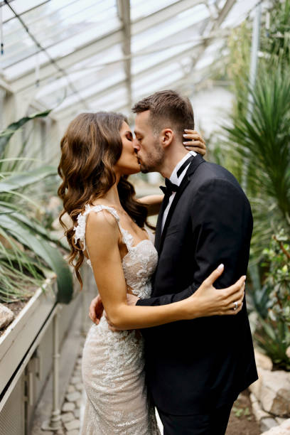 istock Couple kissing 1502623335