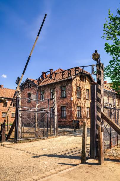 campo de concentración en oswiecim, polonia. - birkenau fotografías e imágenes de stock