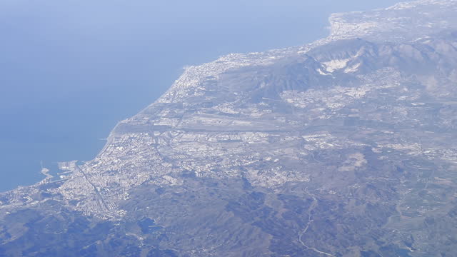 Overflying Malaga (Airplane POV)