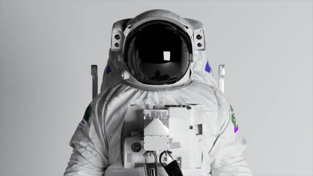 primo piano della testa dell'astronauta su uno sfondo bianco isolato con illuminazione mutevole. chroma key. casco. pubblicità - astronaut space helmet space helmet foto e immagini stock