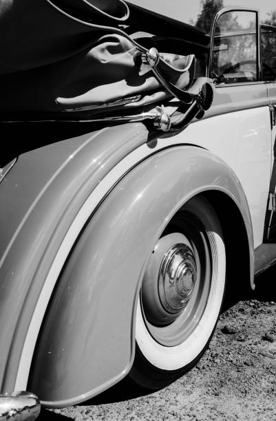 istock rear wheel of oldtimer 1502891066