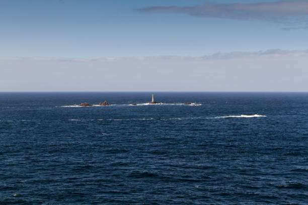 Land's End to John o' Groats  is the traversal of the length of the island of Great Britain between two extremities, in the southwest and northeast.