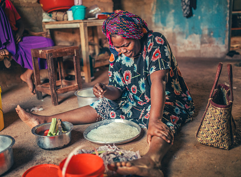 traditional food preparing in zanzibar