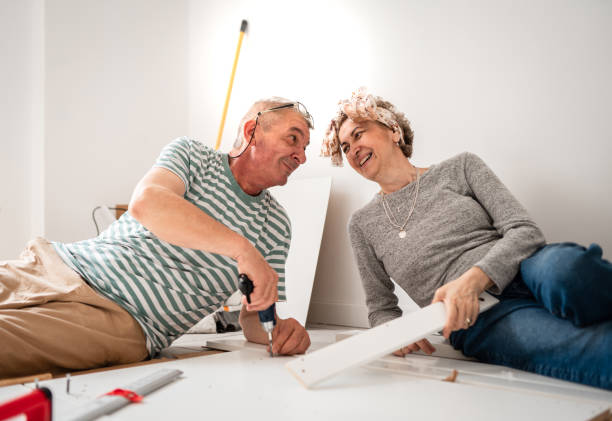istock Senior couple moving 1502937568