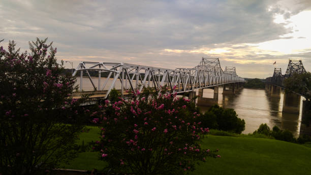 istock Vicksburg Bridge Mississippi River 1502963520