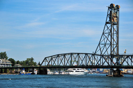 Portsmouth, New Hampshire, New England, USA: the old World War I Memorial Bridge, demolished in 2012 - through truss lift bridge between Portsmouth, New Hampshire and Badger's Island in Kittery, Maine - open to bicycle and pedestrian traffic only - Piscataqua River - Badgers Island, ME.