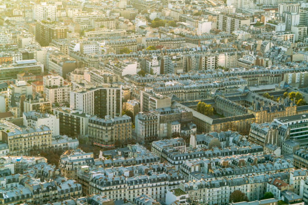 luftaufnahme der nachbarschaft in paris 14. arrondissement, paris frankreich - paris france roof apartment aerial view stock-fotos und bilder