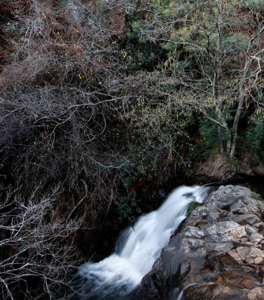 istock Penedo furado waterfall, Abrantes, Portugal 1503252319