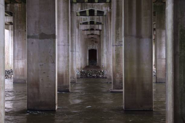 istock Scenic view of an abandoned corridor featuring an array of columns 1503291178