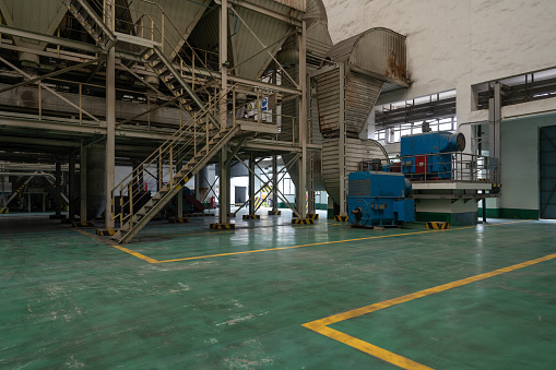machine for sorting and washing waste paper - paper recycling and production in a mill