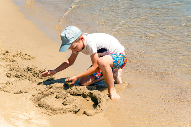 istock Happy day at the beach 1503372330