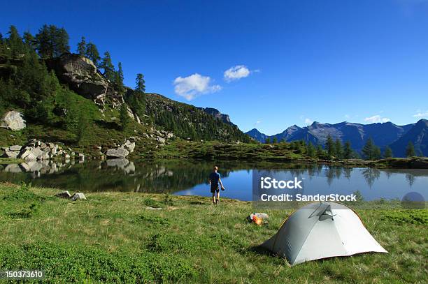 Campsite De Ticino - Fotografias de stock e mais imagens de Europa - Locais geográficos - Europa - Locais geográficos, Pessoas, Tenda - Estrutura Feita pelo Homem