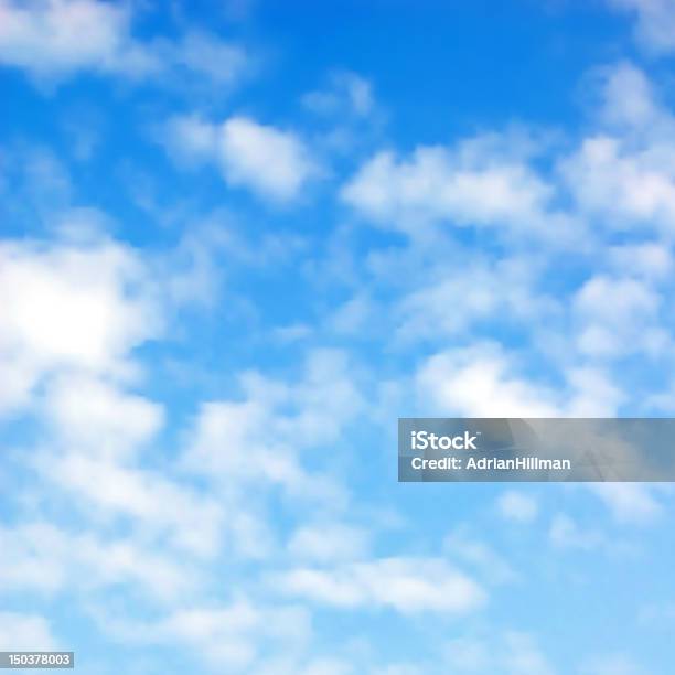 Puszyste Chmury - Stockowe grafiki wektorowe i więcej obrazów Chmura - Chmura, Niebieski, Niebo - Zjawisko naturalne