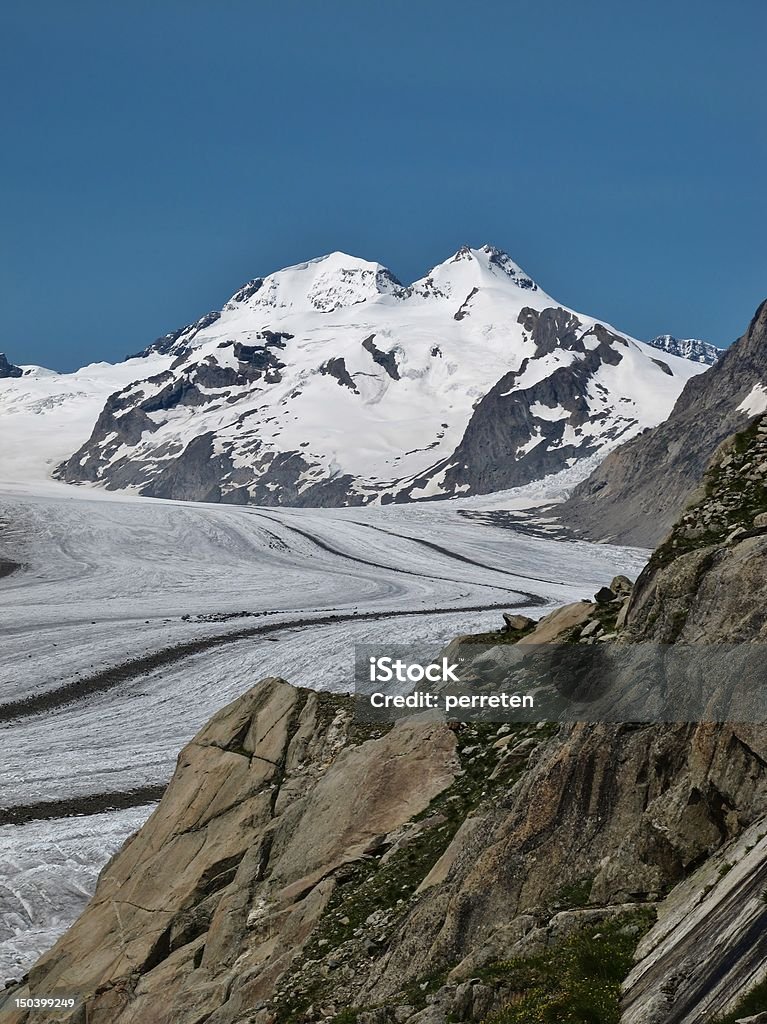 Maestoso Monte Eiger e Monte Mönch. - Foto stock royalty-free di Alpi