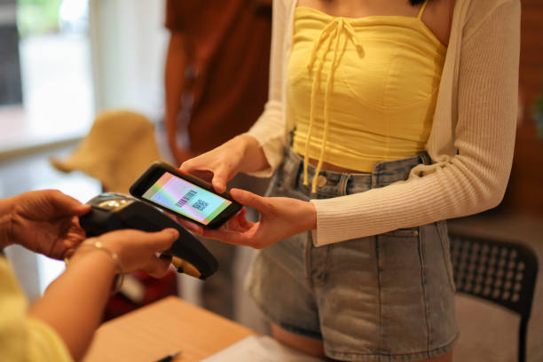 istock Guests and hoteliers use digital payment for check-in 1504015333