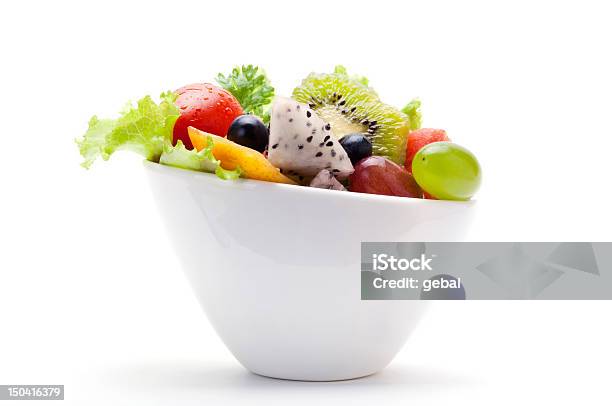 Owoce I Warzywa W Misce Biały Połączeniu - zdjęcia stockowe i więcej obrazów Bez ludzi - Bez ludzi, Białe tło, Brzoskwinia - Owoc