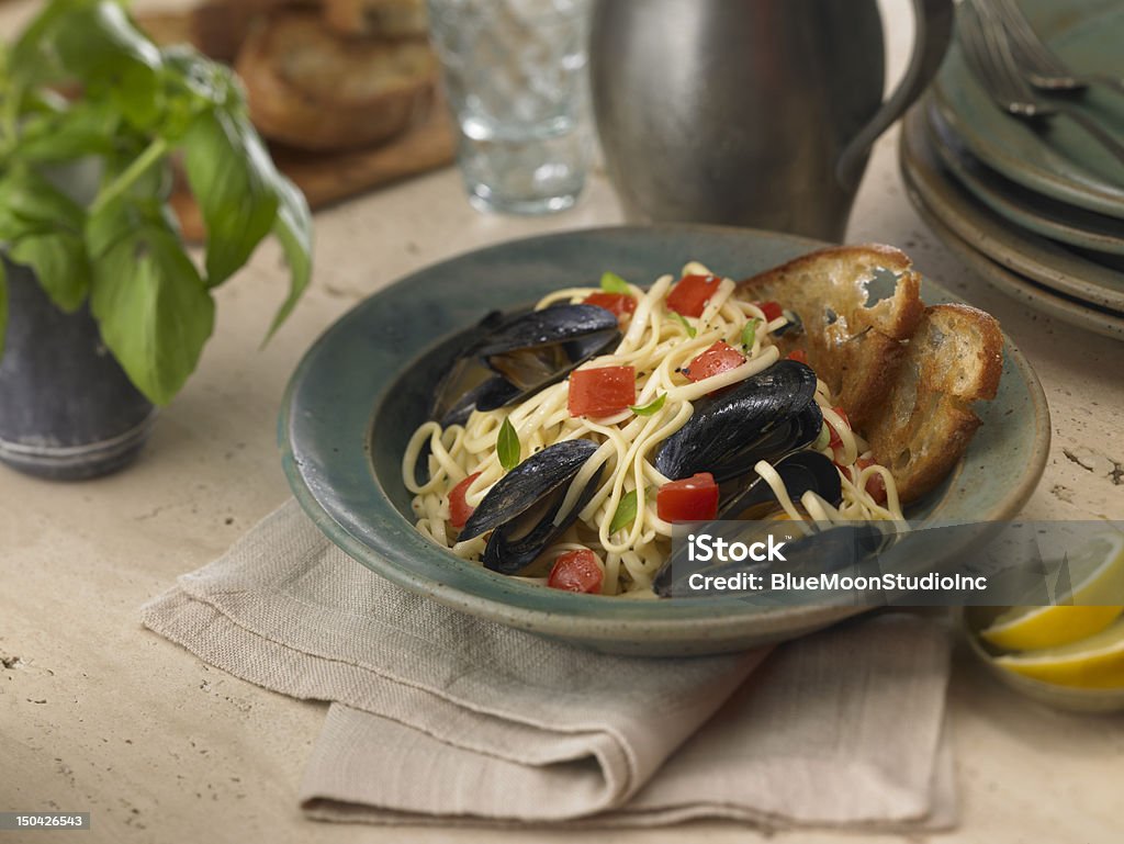 Pâtes avec moules - Photo de Cuisine italienne libre de droits