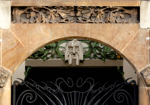 istock weird face at the front door 1504277439