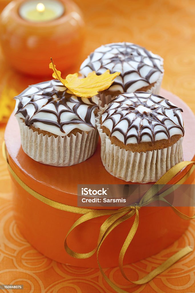 Halloween magdalena con glaseado - Foto de stock de Al horno libre de derechos