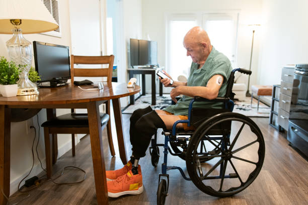 istock Senior man using a continuous glucose monitor 1504579905