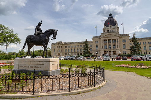 Queen Elizabeth statue in front the Saskatchewan Parliament Building, home to the Legislative Assembly of Saskatchewan in Regina city.