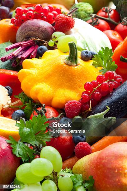 Verdure Fresche Frutta E Frutti Di Bosco - Fotografie stock e altre immagini di Alimentazione sana - Alimentazione sana, Arancia, Barbabietola rossa