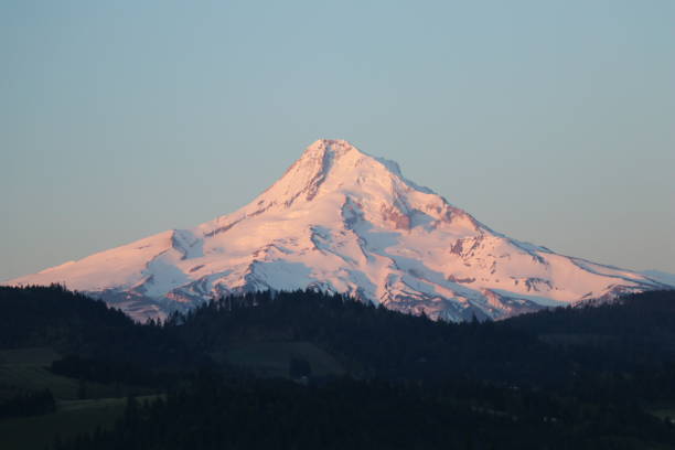 istock Good morning Mt. Hood 1504878792