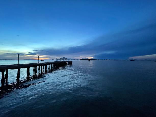 istock Silhouette dawn sky over the sea 1504958636