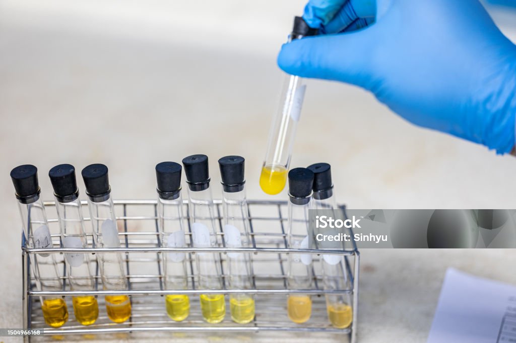 Sample Extraction Lab Solvent Extraction System For Samples In The Laboratory Stock Photo ...