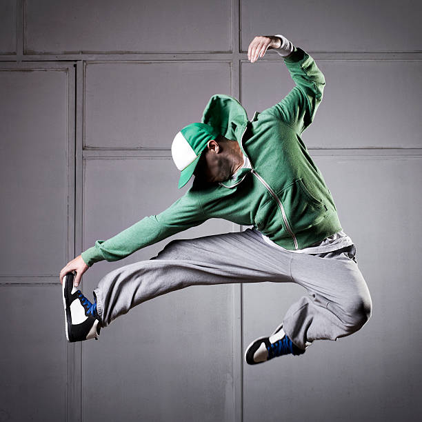 tancerz hip-hopu skoki - dancing dancer hip hop jumping zdjęcia i obrazy z banku zdjęć