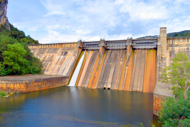 istock Hydroelectric power station on the Ebro river 1505321142